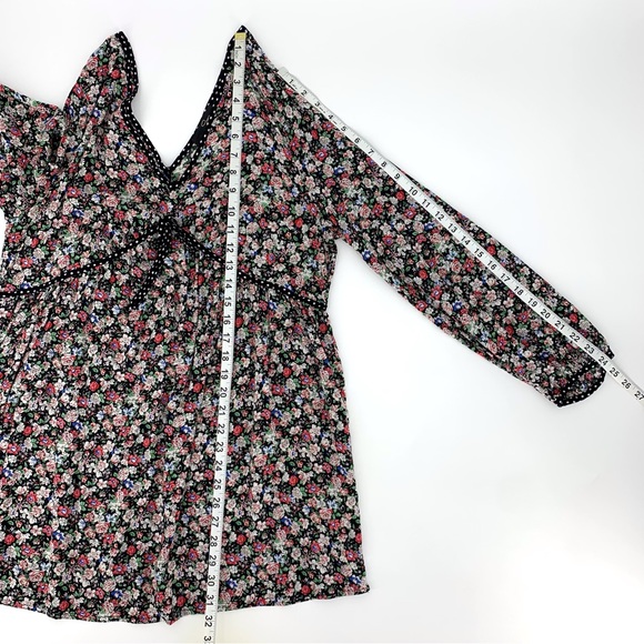 Suzanne Betro Floral Boho Style V-Neck Tunic with Polka Dot Trim, Medium - Picture 15 of 16